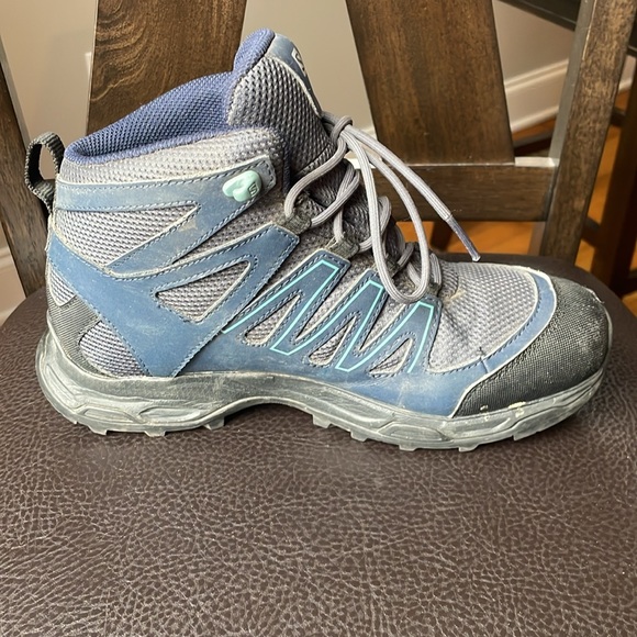 Salomon sz 7 waterproof hiking boots - Picture 3 of 7